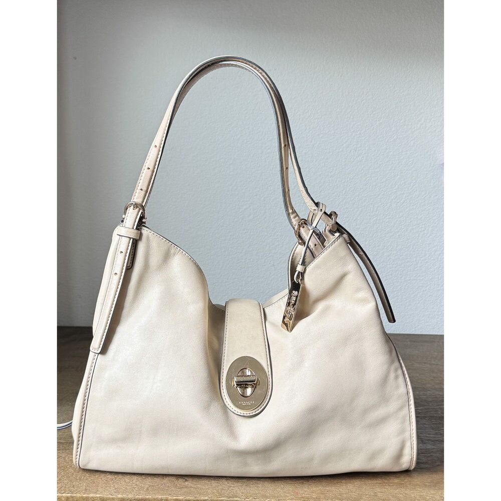 Coach Madison Carlyle Ivory Leather Shoulder Bag 32221 Gold Turnlock